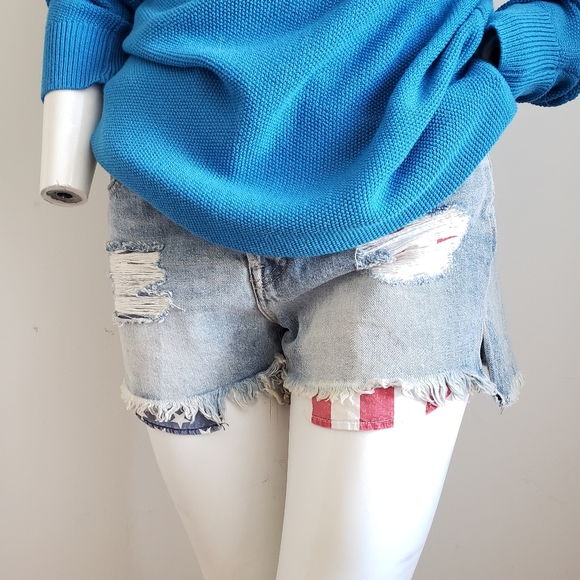 GAP American Pockets Distressed Jean Shorts Sz 26 - Picture 3 of 12